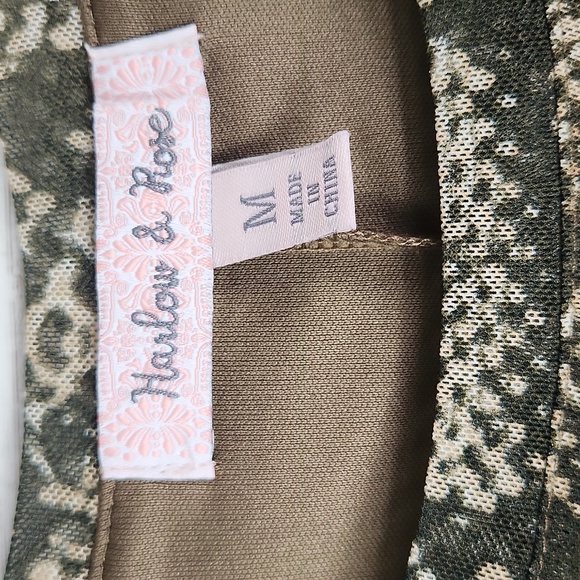 Harlow & Rose, khaki grn and creme, reptile pattern dress, Size M. - Picture 6 of 8